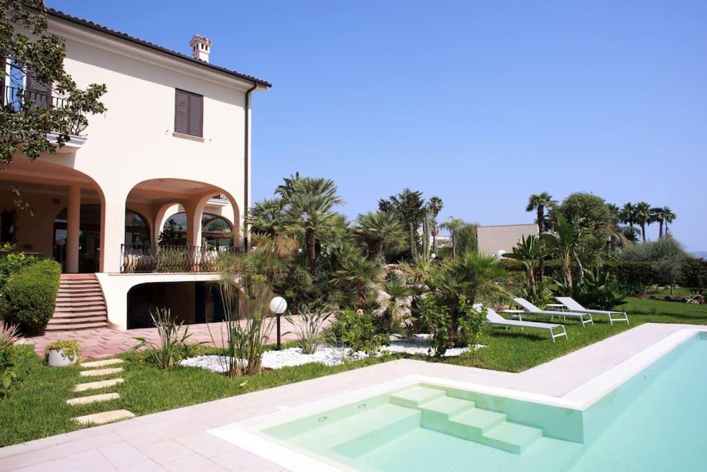In Con Giardino - Numeroquattro Apartment